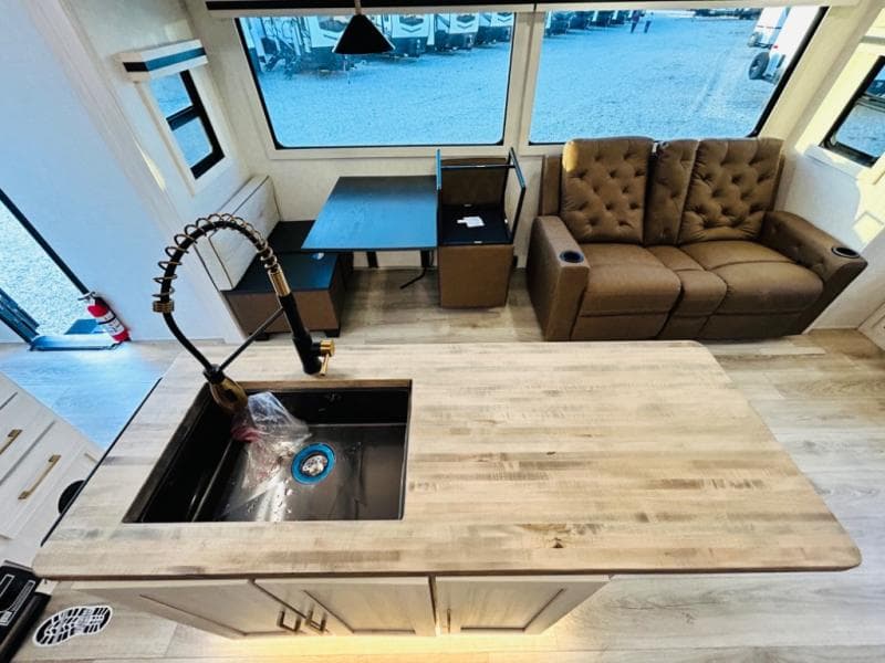 2025 Forest River 2025 Forest River Surveyor - thumbnail 29