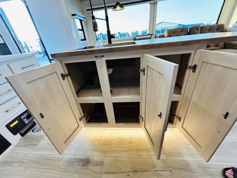 2025 Forest River 2025 Forest River Surveyor - thumbnail 32