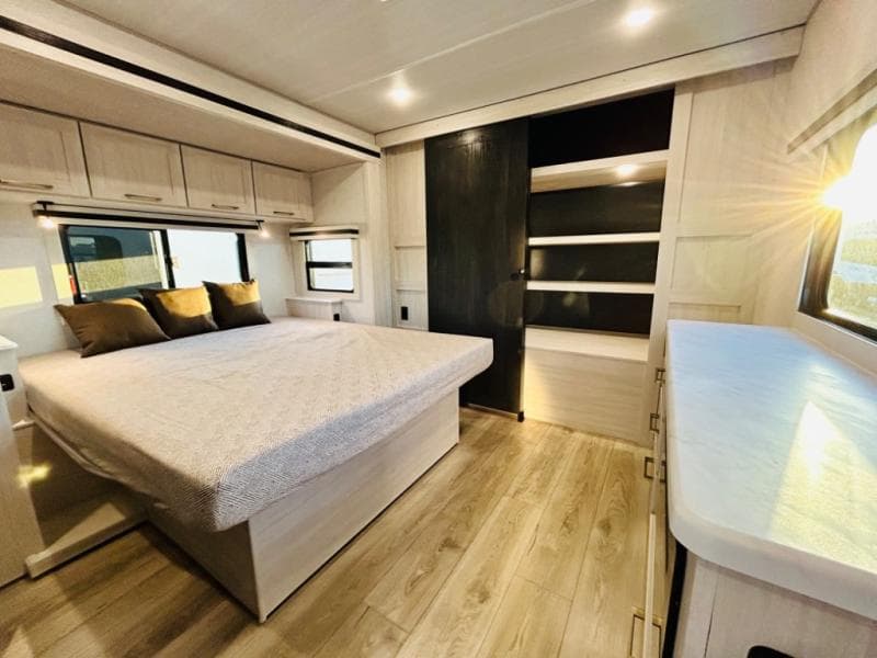 2025 Forest River 2025 Forest River Surveyor - thumbnail 85