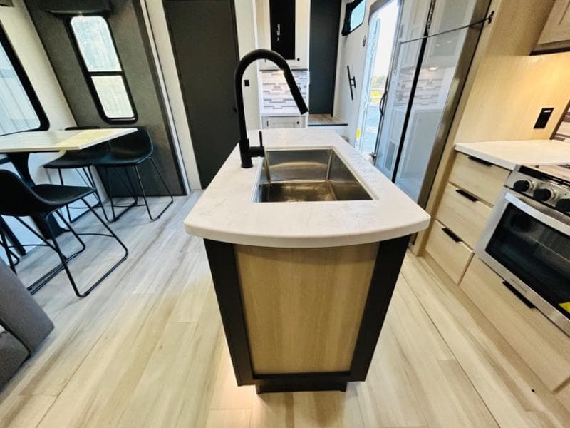 2025 Forest River 2025 Forest River Wildcat - thumbnail 23