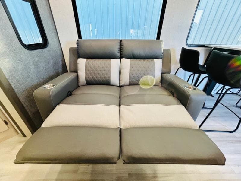 2025 Forest River 2025 Forest River Wildcat - thumbnail 46