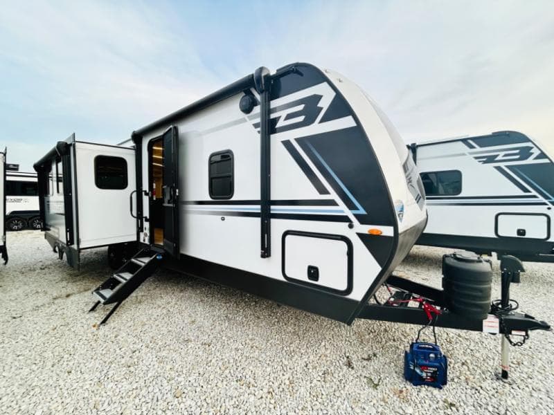2025 Keystone RV 2025 Keystone RV Bullet Crossfire - thumbnail 3