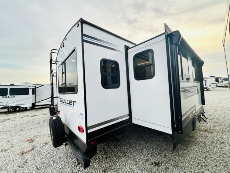 2025 Keystone RV 2025 Keystone RV Bullet Crossfire - thumbnail 4