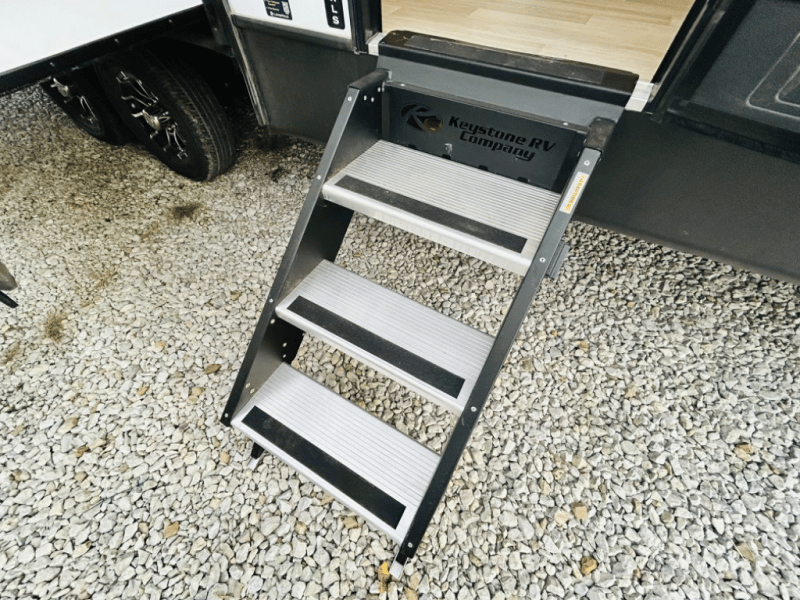 2025 Keystone RV 2025 Keystone RV Bullet Crossfire - thumbnail 12