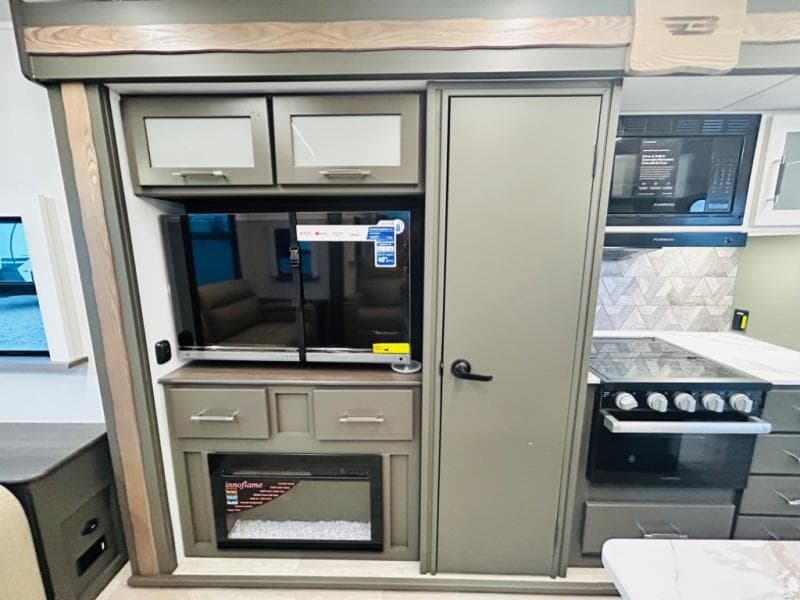 2025 Keystone RV 2025 Keystone RV Bullet Crossfire - thumbnail 47