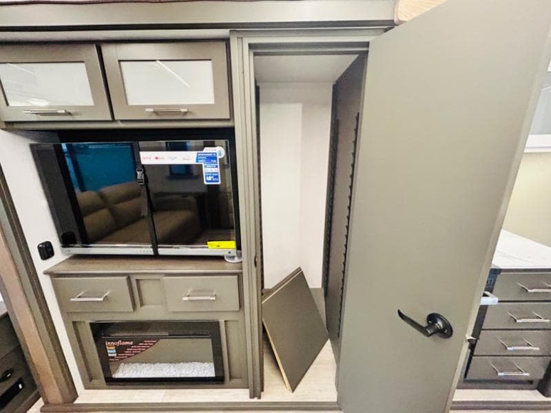 2025 Keystone RV 2025 Keystone RV Bullet Crossfire - thumbnail 48