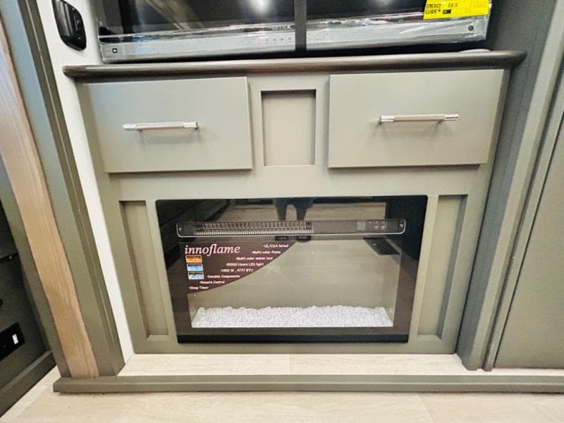 2025 Keystone RV 2025 Keystone RV Bullet Crossfire - thumbnail 52