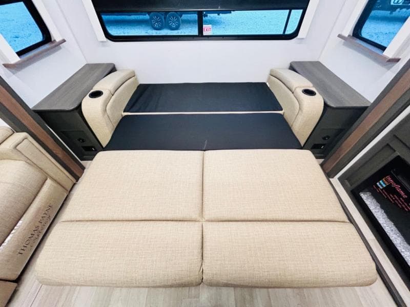 2025 Keystone RV 2025 Keystone RV Bullet Crossfire - thumbnail 58