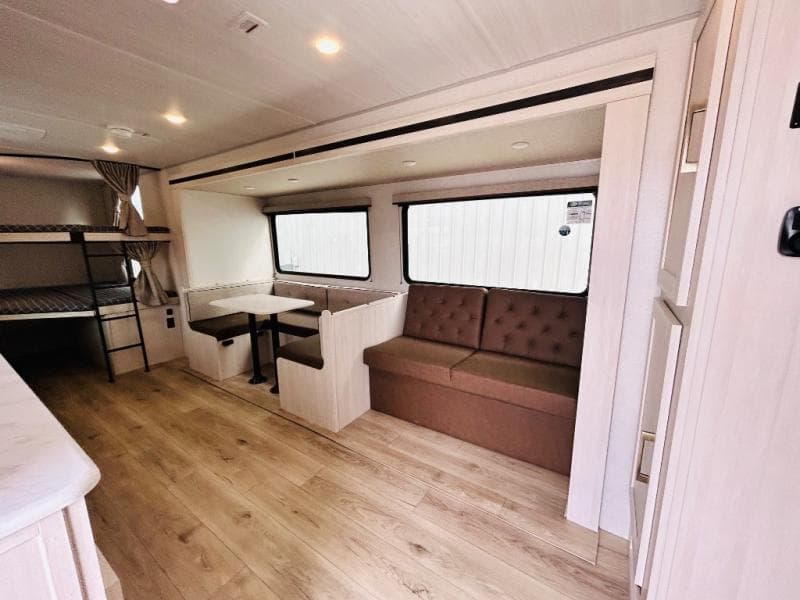 2025 Forest River 2025 Forest River Surveyor - thumbnail 21