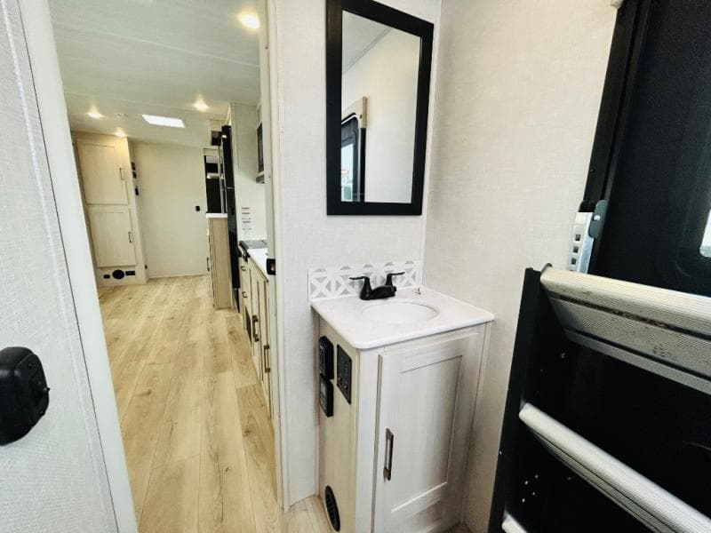 2025 Forest River 2025 Forest River Surveyor - thumbnail 56