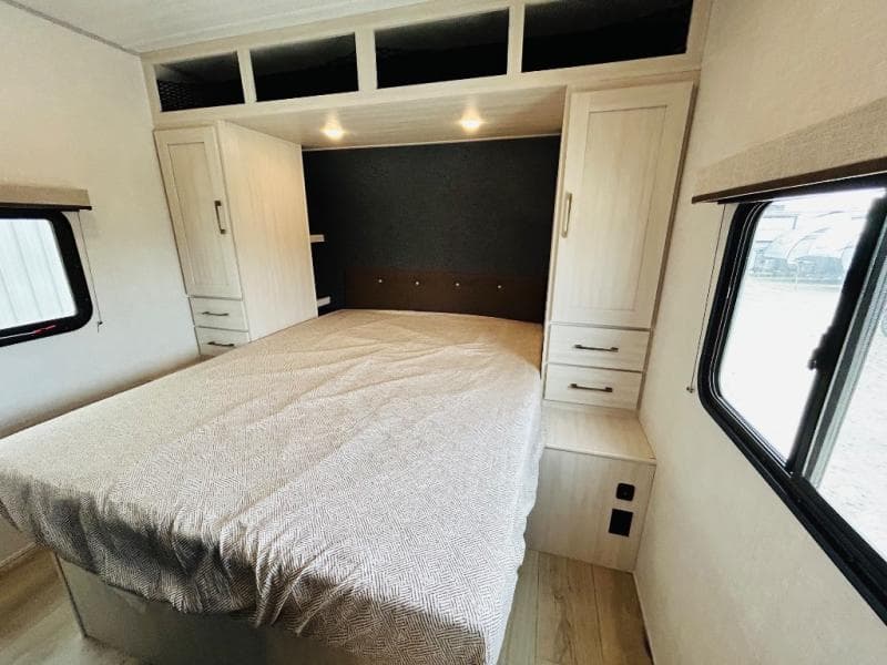 2025 Forest River 2025 Forest River Surveyor - thumbnail 64