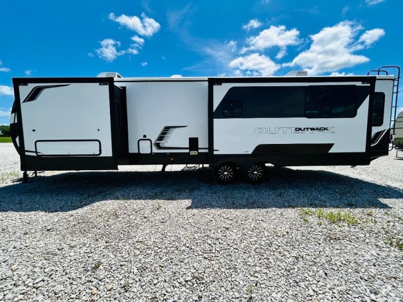 2025 Keystone 2025 Keystone Outback - thumbnail 7