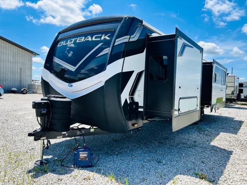 2025 Keystone 2025 Keystone Outback - thumbnail 8