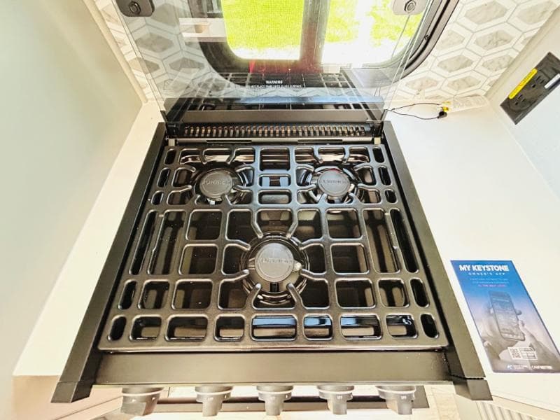 2025 Keystone 2025 Keystone Outback - thumbnail 15