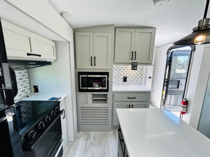 2025 Keystone 2025 Keystone Outback - thumbnail 16