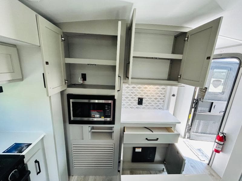 2025 Keystone 2025 Keystone Outback - thumbnail 17