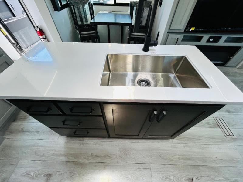 2025 Keystone 2025 Keystone Outback - thumbnail 18