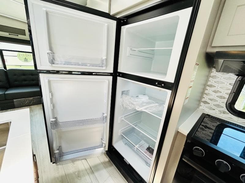 2025 Keystone 2025 Keystone Outback - thumbnail 21