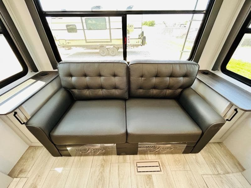 2025 Keystone 2025 Keystone Outback - thumbnail 23