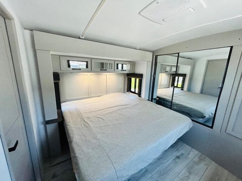 2025 Keystone 2025 Keystone Outback - thumbnail 35