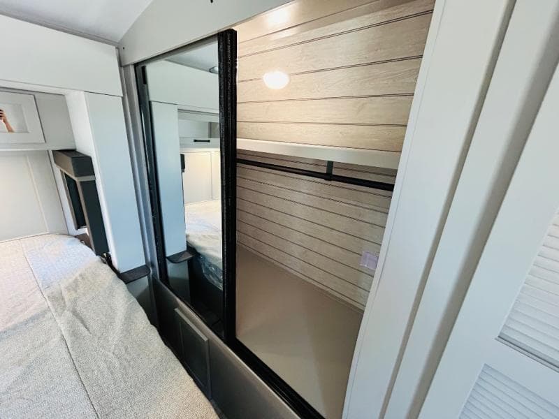 2025 Keystone 2025 Keystone Outback - thumbnail 39