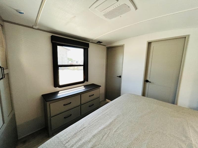 2025 Keystone 2025 Keystone Outback - thumbnail 40