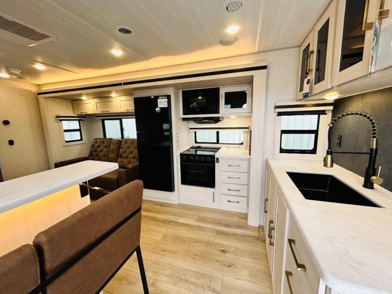 2025 Forest River 2025 Forest River Surveyor - thumbnail 18