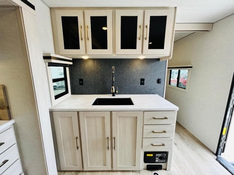 2025 Forest River 2025 Forest River Surveyor - thumbnail 24