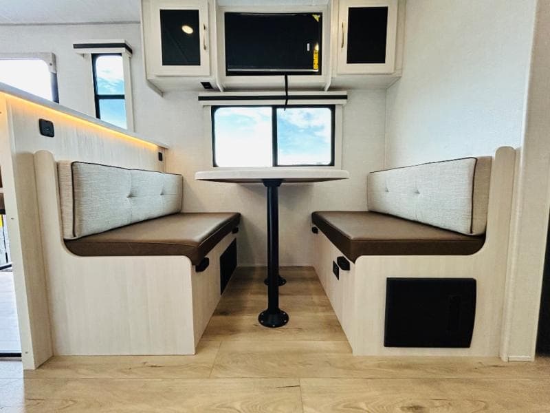 2025 Forest River 2025 Forest River Surveyor - thumbnail 49