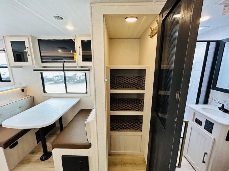 2025 Forest River 2025 Forest River Surveyor - thumbnail 53