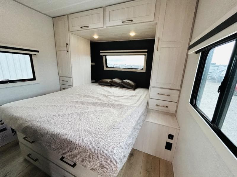 2025 Forest River 2025 Forest River Surveyor - thumbnail 67