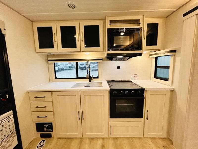 2025 Forest River 2025 Forest River Surveyor Legend - thumbnail 24