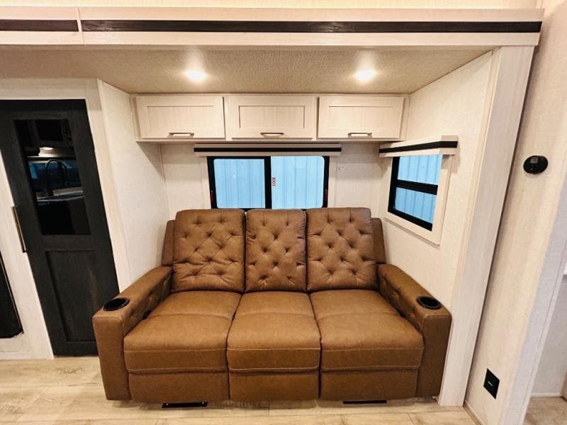 2025 Forest River 2025 Forest River Surveyor Legend - thumbnail 42