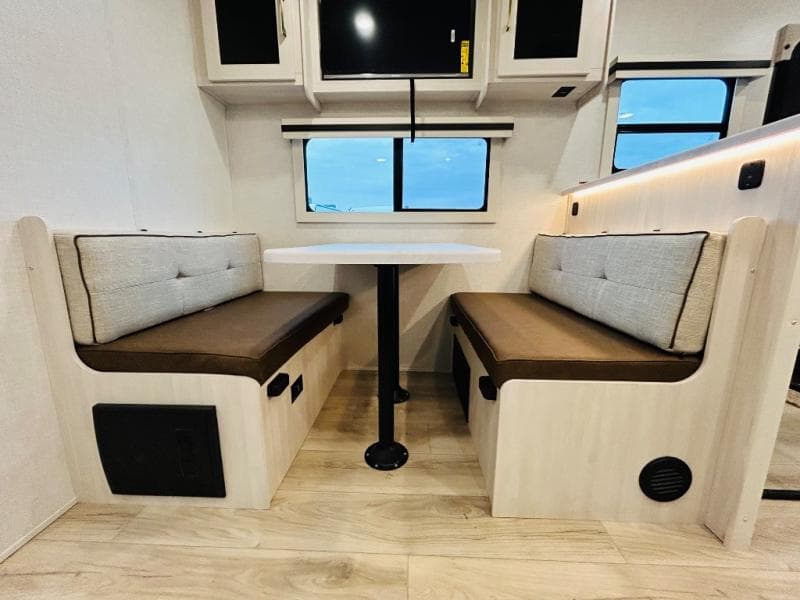 2025 Forest River 2025 Forest River Surveyor Legend - thumbnail 50