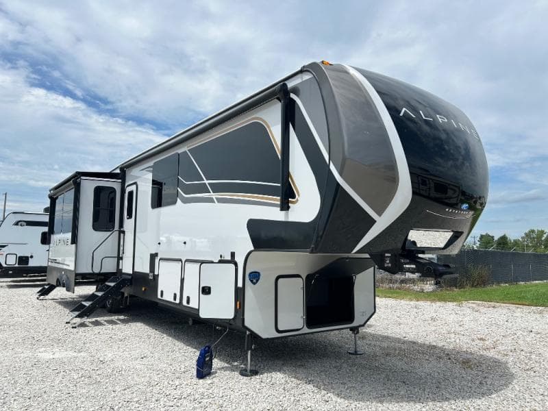 2025 Keystone 2025 Keystone Alpine - thumbnail 4