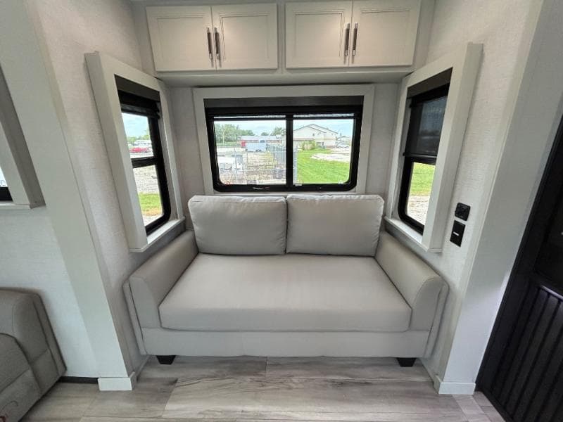 2025 Keystone 2025 Keystone Alpine - thumbnail 23