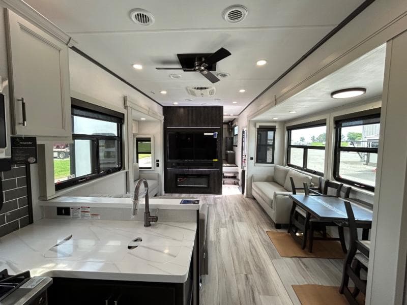 2025 Keystone 2025 Keystone Alpine - thumbnail 25