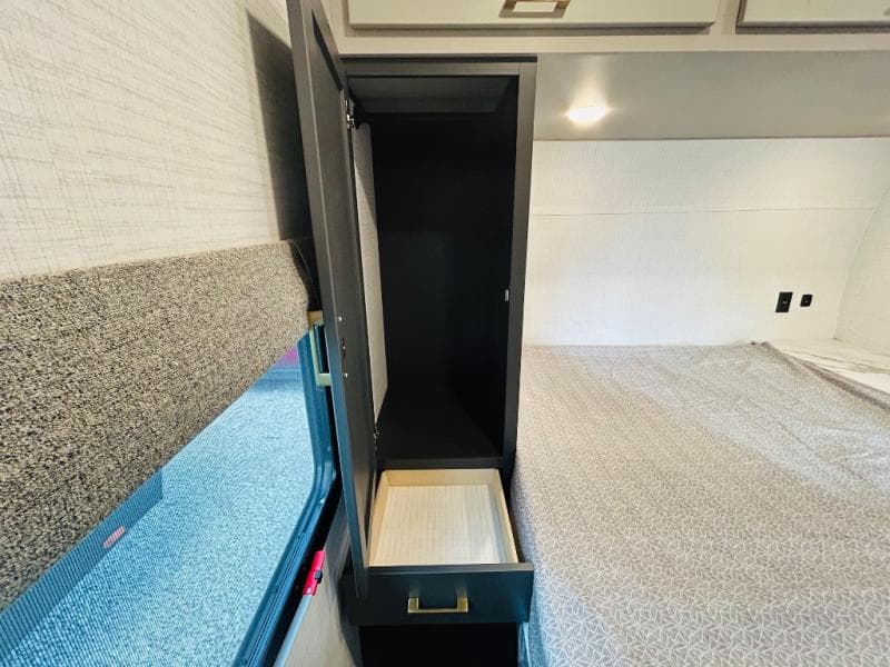 2026 Forest River 2026 Forest River Xlr Boost Toy Hauler - thumbnail 57