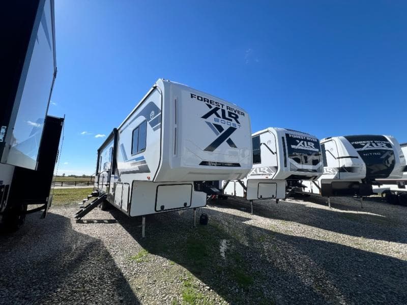 2025 Forest River 2025 Forest River Xlr Boost Toy Hauler - thumbnail 3