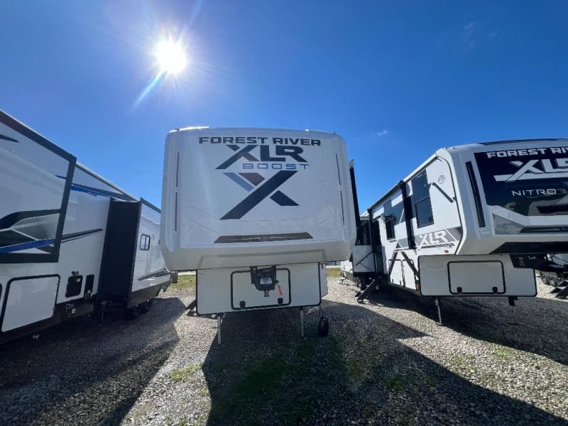 2025 Forest River 2025 Forest River Xlr Boost Toy Hauler - thumbnail 4