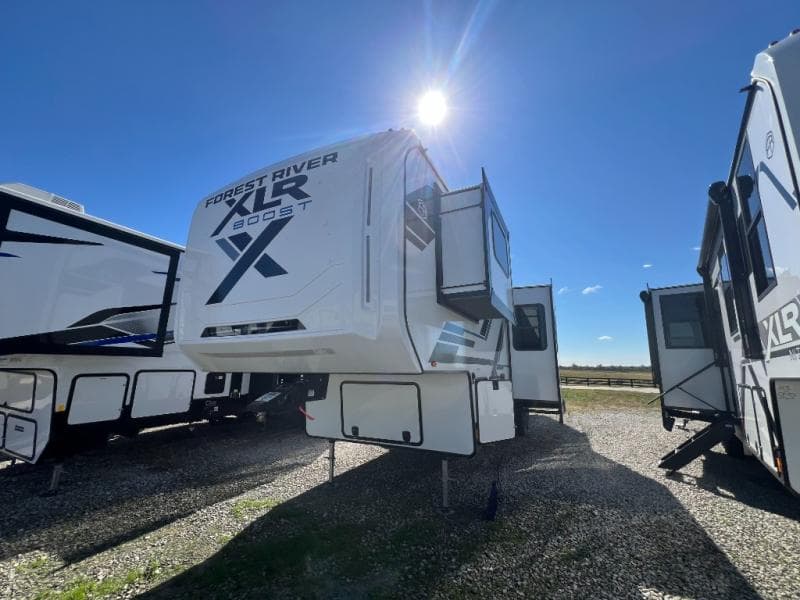 2025 Forest River 2025 Forest River Xlr Boost Toy Hauler - thumbnail 5