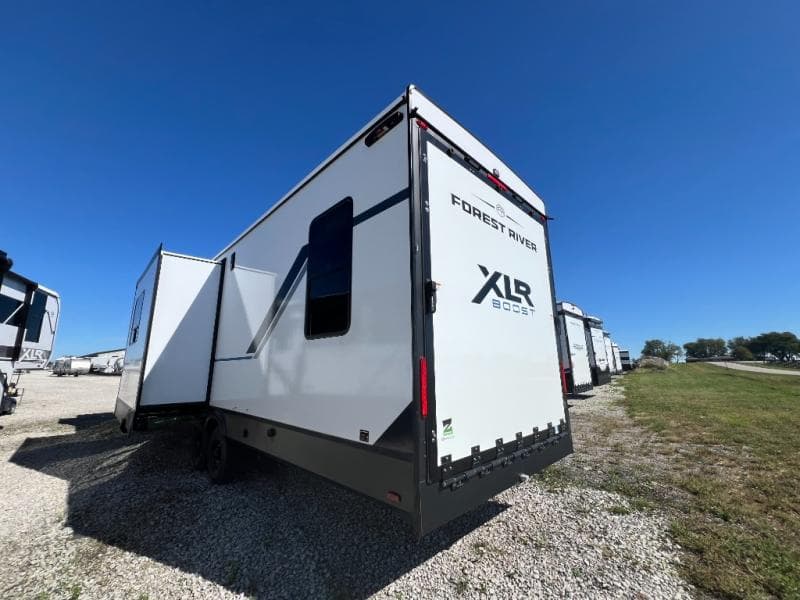 2025 Forest River 2025 Forest River Xlr Boost Toy Hauler - thumbnail 6