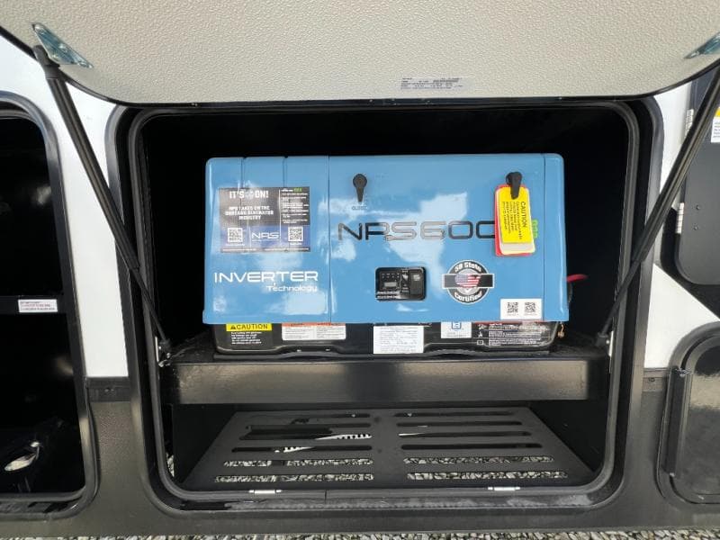 2025 Forest River 2025 Forest River Xlr Boost Toy Hauler - thumbnail 10