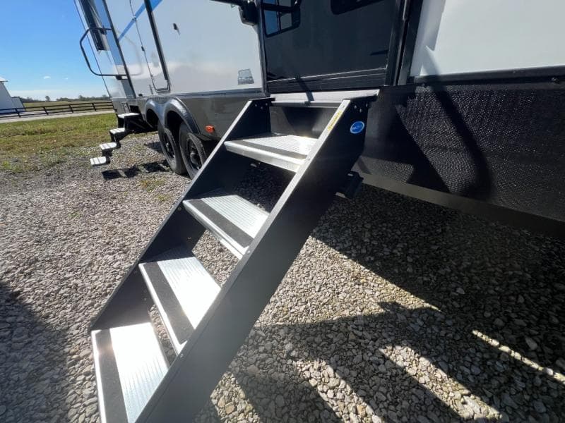 2025 Forest River 2025 Forest River Xlr Boost Toy Hauler - thumbnail 13