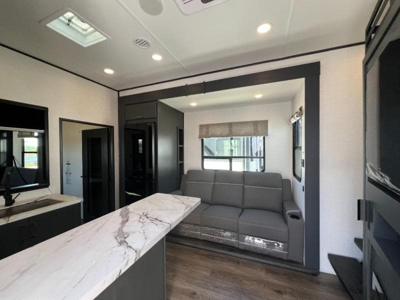 2025 Forest River 2025 Forest River Xlr Boost Toy Hauler - thumbnail 17