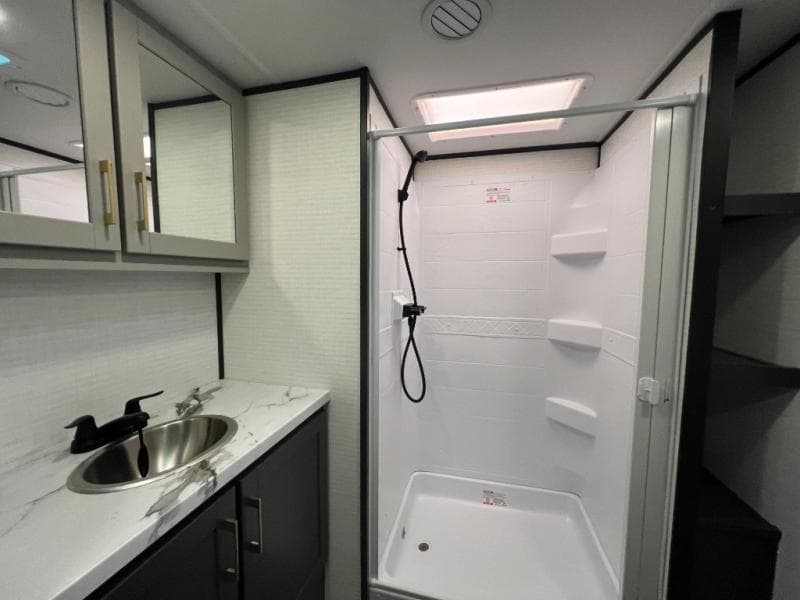 2025 Forest River 2025 Forest River Xlr Boost Toy Hauler - thumbnail 43