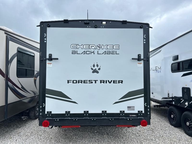 2026 Forest River 2026 Forest River Cherokee Grey Wolf Black Label Toy Hauler - thumbnail 6