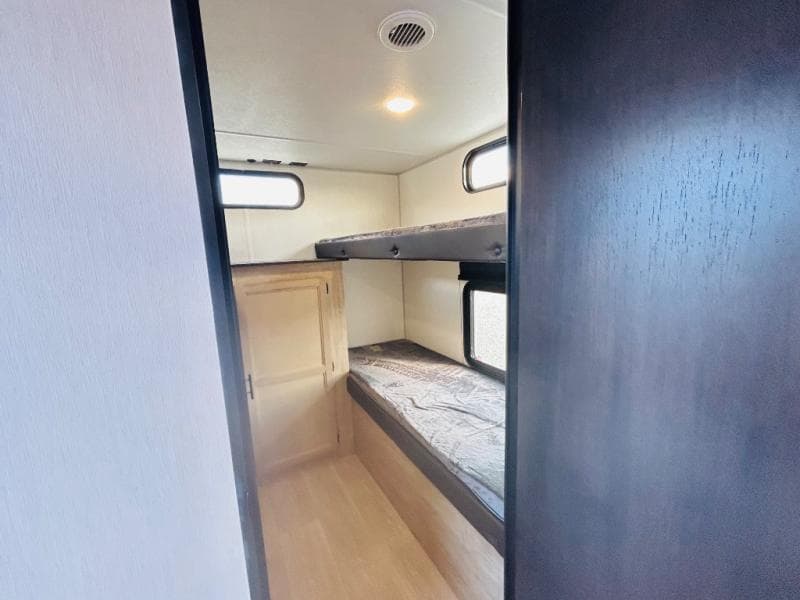 2026 Forest River 2026 Forest River Cherokee Grey Wolf - thumbnail 25