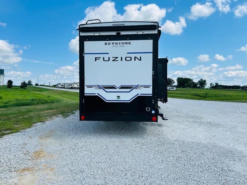 2025 Keystone 2025 Keystone Fuzion - thumbnail 7