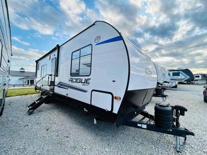 2026 Forest River 2026 Forest River Vengeance Rogue SUT - thumbnail 3